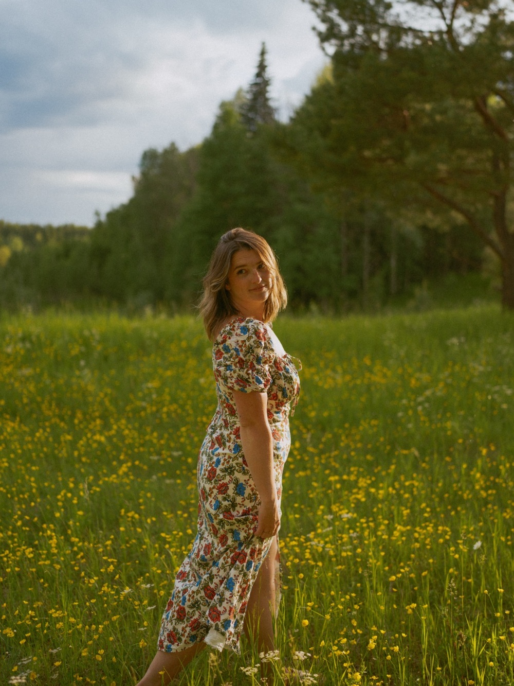 Puff-Sleeve Midi Dress in White with Red & Blue Roses - Rock and Roll Denim